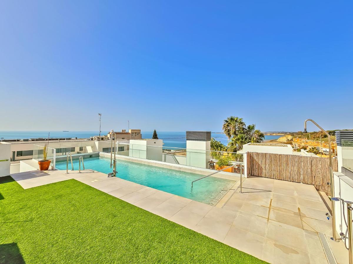 Oceanfront Duplex With A Rooftop Pool And Terrace Appartement El Puerto de Santa María